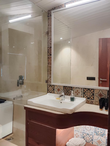 Bathroom 4, Hotel Lake View Kashmir, Srinagar