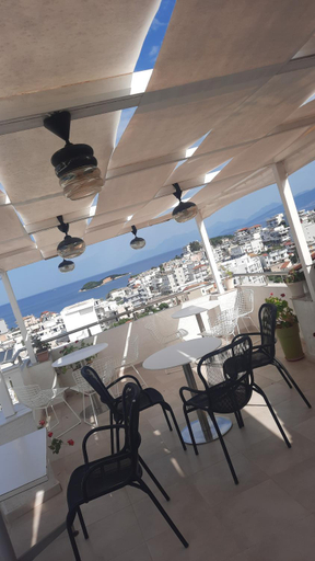 Food & Drinks 5, Villa A & A, Sarandës