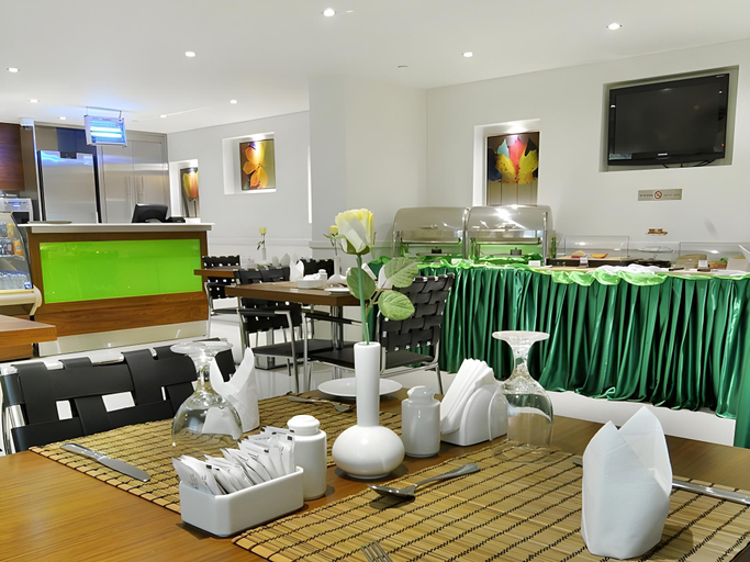 Food & Drinks 4, Phoenix Plaza Hotel Apartments, Abu Dhabi City