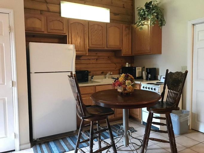 Others 4, River Place Inn - Pigeon Forge, Sevier