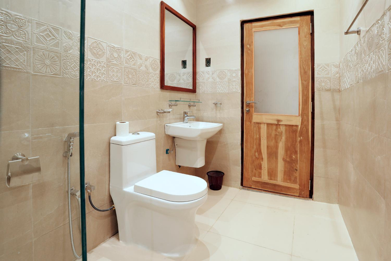 Bathroom 4, Kandy Rivers Edge Nature Resort, K.F.G. & G. Korale
