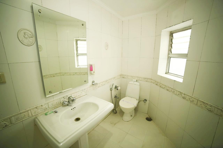 bathroom 9
