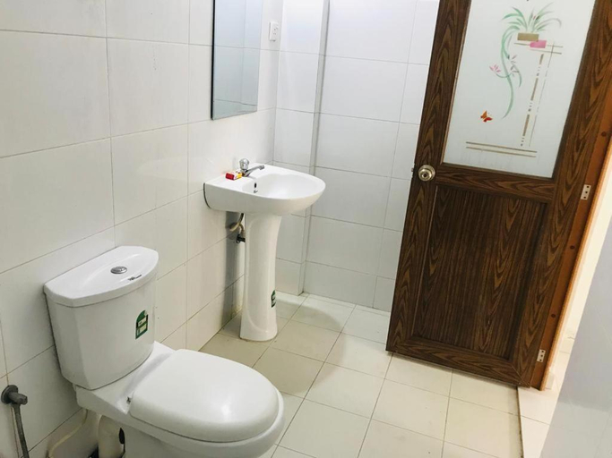 Bathroom 3, Villa 64, Katana