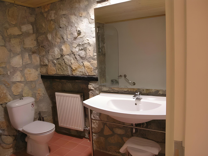 Bathroom 5, Princess Lanassa, Epirus