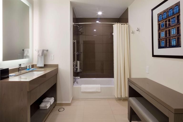 Bathroom 5, Hyatt House Mexico City/Santa Fe, Huixquilucan