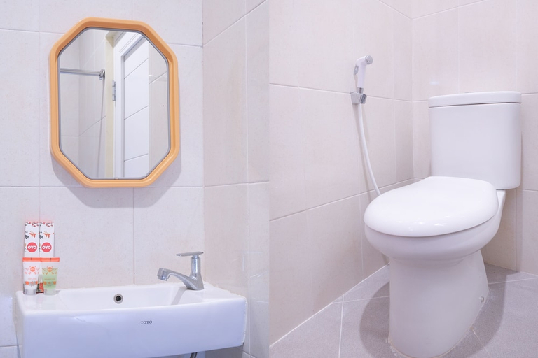Bathroom 3, Hotel O DeHome Family, Sleman