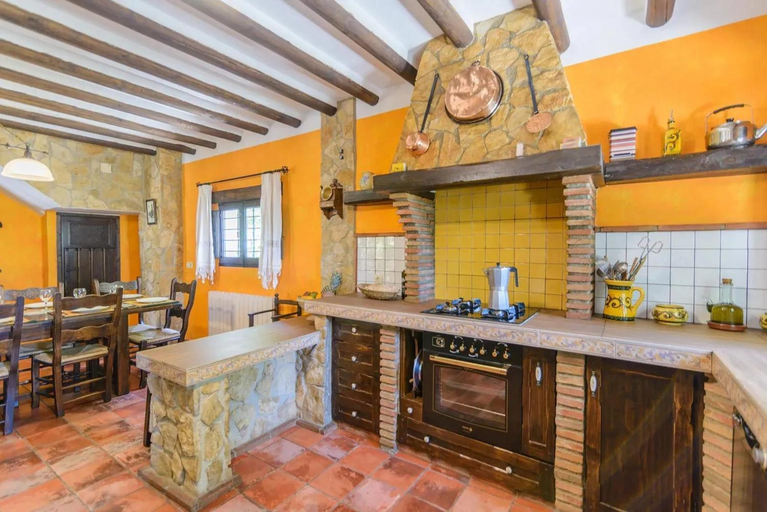 Food & Drinks 4, Spacious villa with pool in Priego de Cordoba - 350 m², Córdoba