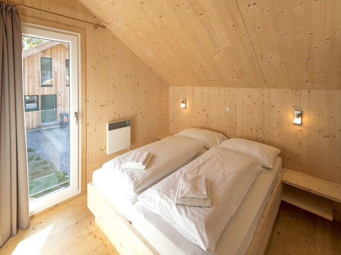 Bedroom 2, Deluxe chalet with whirlpool, Murau