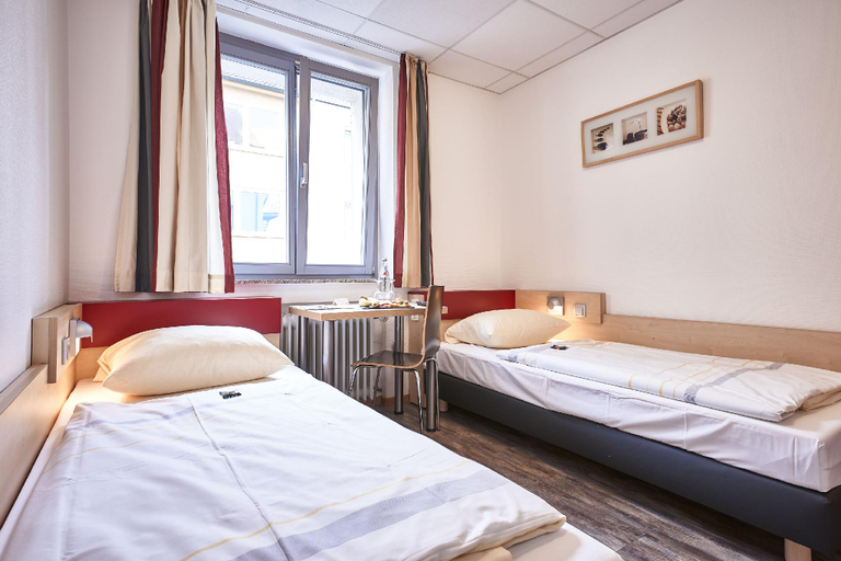 Bedroom 3, Djh Gv Stehaus Bermuda3eck, Bochum