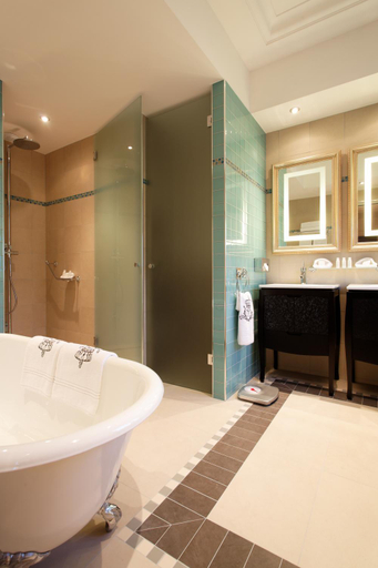 Bathroom 5, Majestic Hotel Spa, Paris