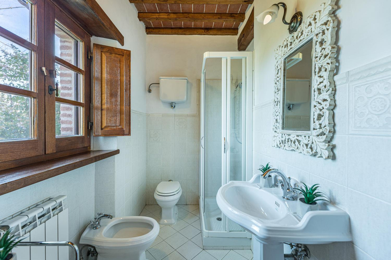 Bathroom 3, Casale Cinque Valli 8, Arezzo
