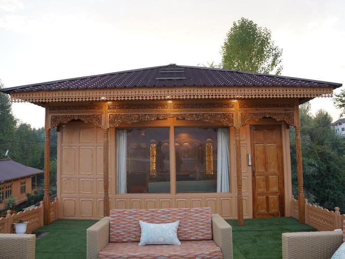 Others 2, Harmukh Houseboat by Stay Pattern, Srinagar
