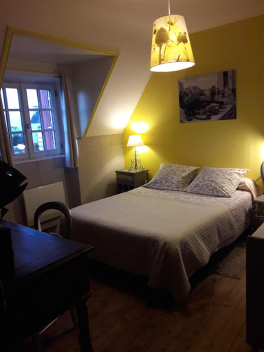 Bedroom 2, Chambre d'hotes La Maison du Neuilly, Finistère