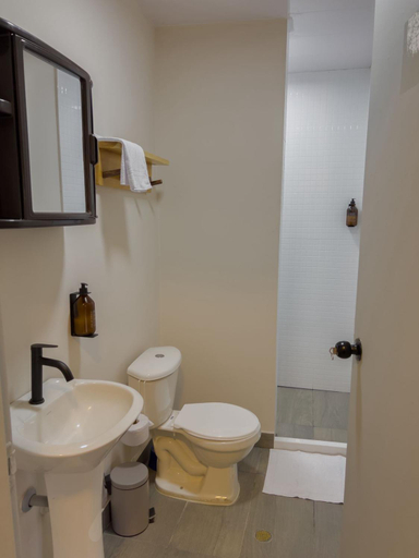 Bathroom 5, Apartments In La Seventy, Medellín