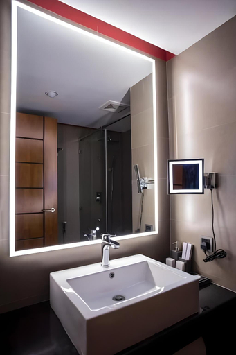 Bathroom 5, Regal Reseau Hotel Spa, Negombo
