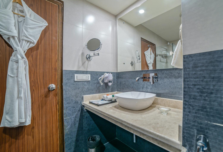 Bathroom 4, Regenta Central Srinagar, Srinagar