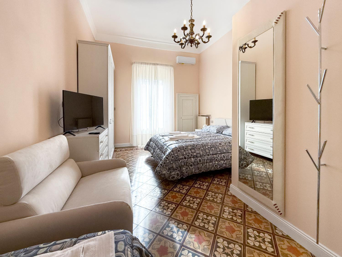 Others 2, B&B Palazzo La Rosa, Bari