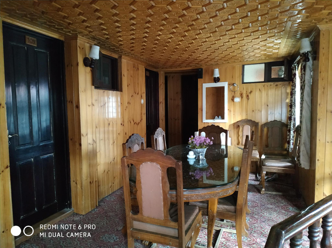 Others 2, Hotel the kashmir, Srinagar