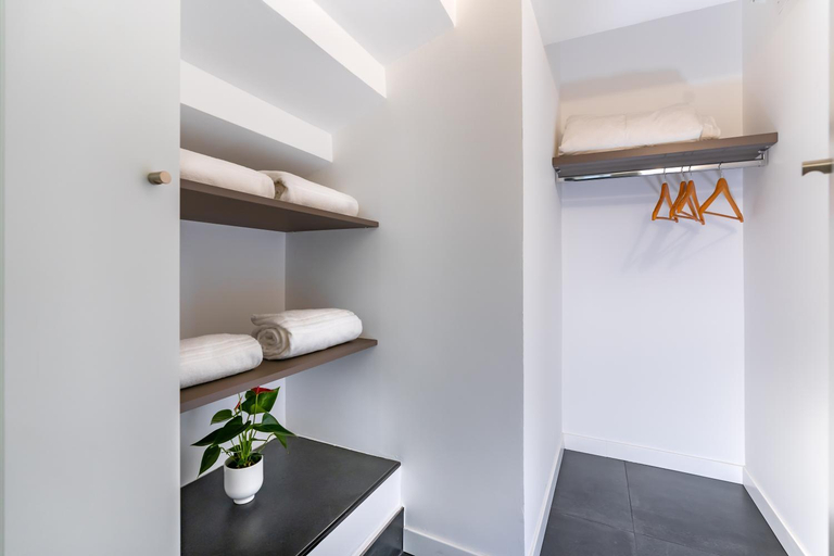 Others 3, Residenza Girardi, Verona