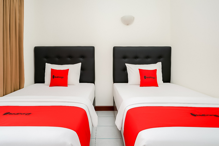 Bedroom 5, RedDoorz Syariah @ Flamboyan Indah Kuningan, Kuningan