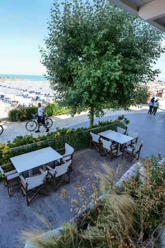Food & Drinks 4, Pampas Duplex Rooms, Durrësit