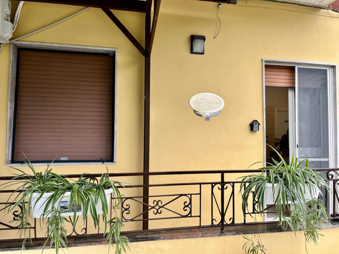 Others 5, La casa di Rosa, Napoli