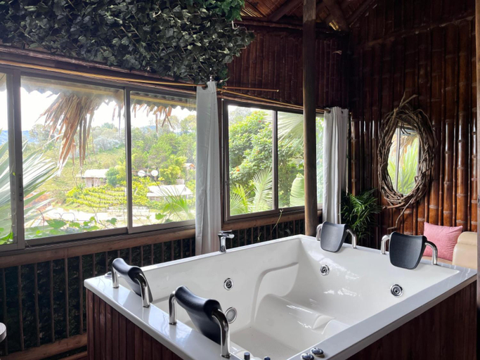 Bathroom 4, Jardin del Eden , Guatape, Peñol