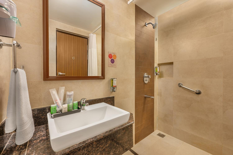Bathroom 5, Sterling Ooty Fern Hill, The Nilgiris