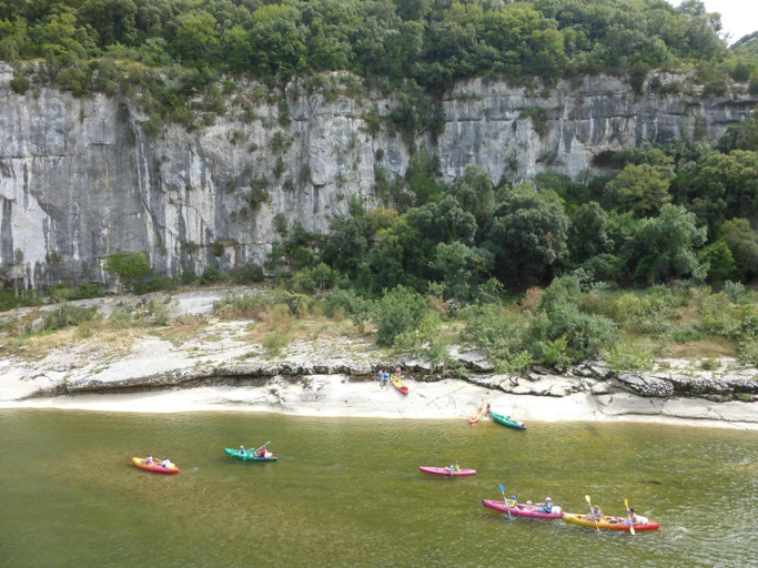 Others 4, Stone cottage with shared pool, Chambonas, Ardèche