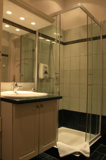 Bathroom 4, Baross Hotel by Mellow Mood Hotels, Budapesti