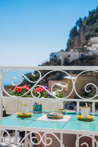 Others 4, Casa Pietro, Salerno