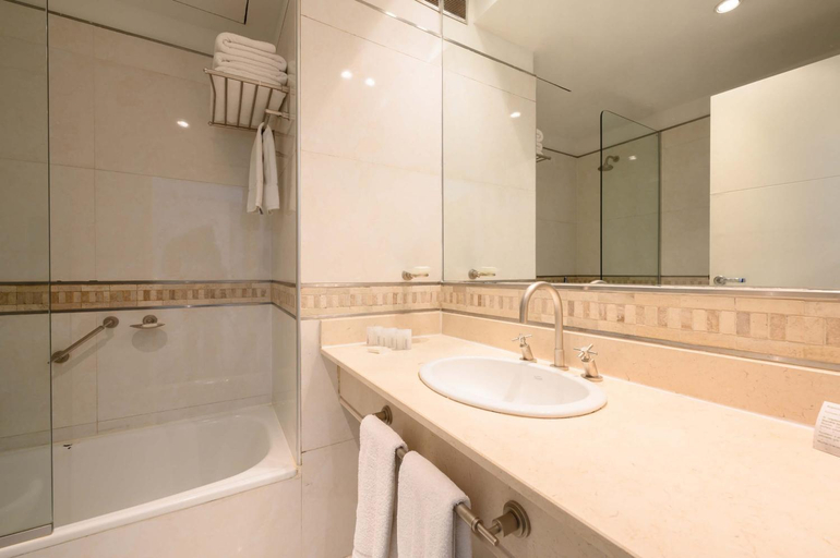 Bathroom 3, Orfeo Suites Cordoba, Capital