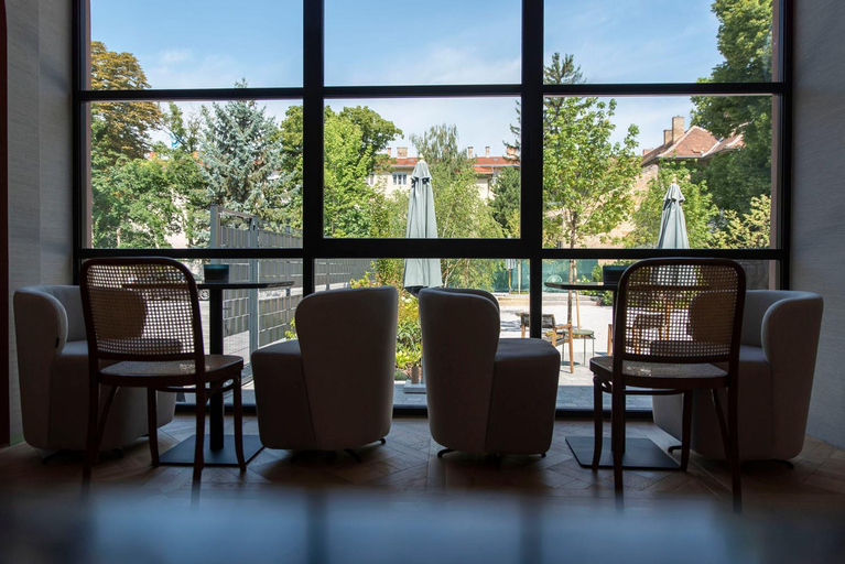 Food & Drinks 5, Nest, Győr