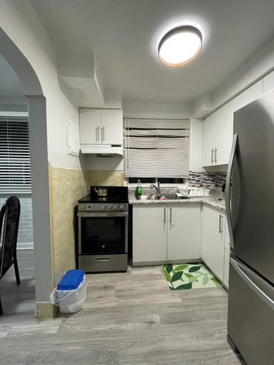 Others 4, Toronto Full Bed in a Room - Midtown, Toronto