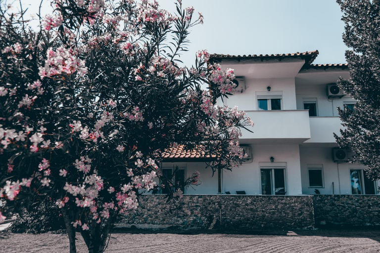 Others 4, Villa Theano 2, Central Macedonia