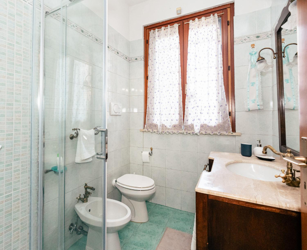 Bathroom, La fragola, Roma