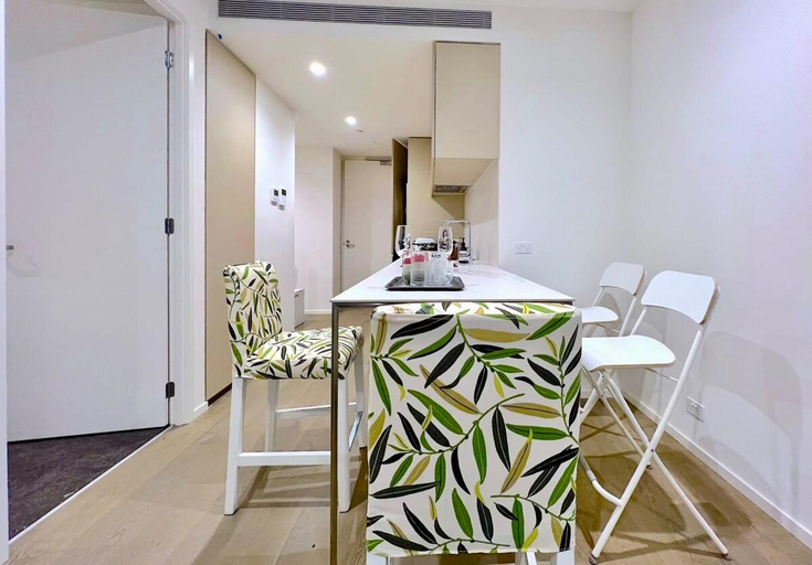 3, Brilliant Lv56 Condo HighRise Bay View, Melbourne