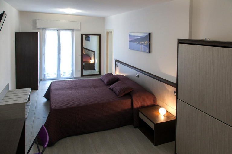 Others 5, Locanda Brezza Marina camera quadrupla, Savona