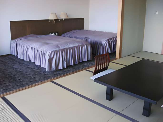 Bedroom 3, Nagaragawa Spa Hotel Park, Gifu