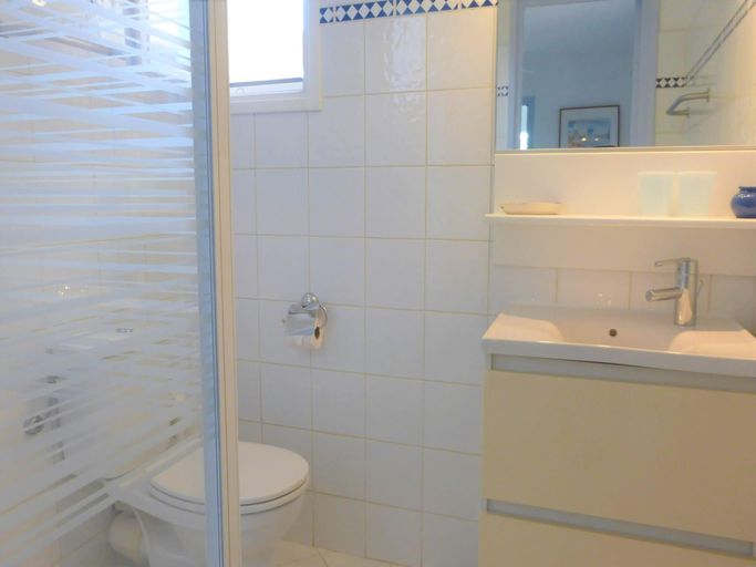 Bathroom 4, Apartment in Pegomas With Private Pool, Alpes-Maritimes