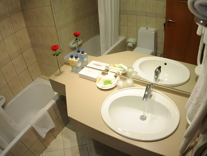 Bathroom 5, Uptown Hotel Apartments Abu Dhabi by Gewan, Abu Dhabi City