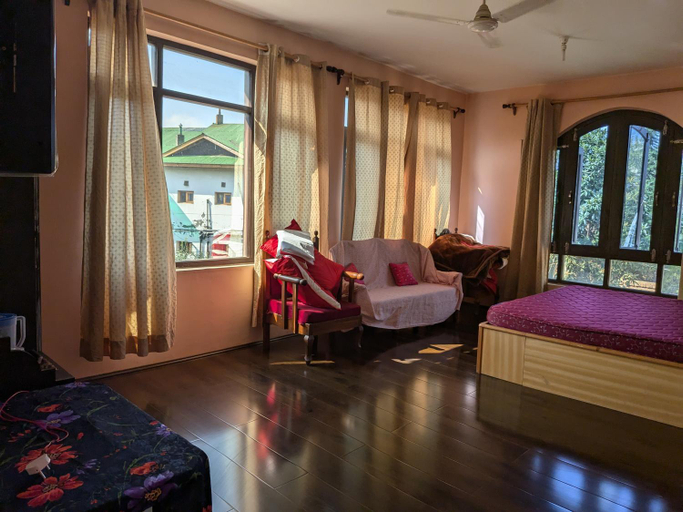 Others 2, Hotel John's Palace, Srinagar