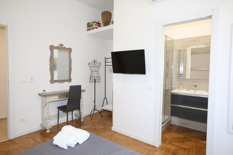 Bedroom 2, Unique luxury apartment and rooms, Rome