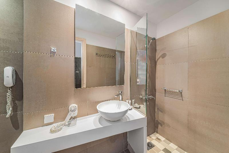 Bathroom 4, Anna Maria Village, Crete