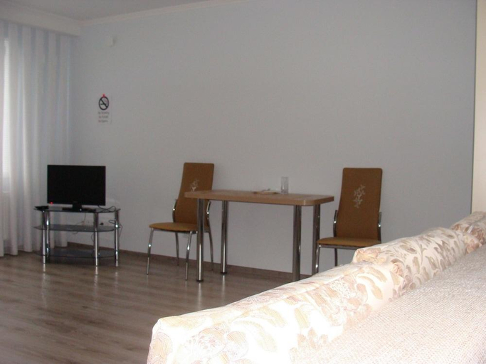 Others 5, Hotel Lidia