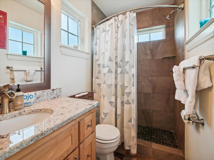 Bathroom 3, Beach Rays, Galveston