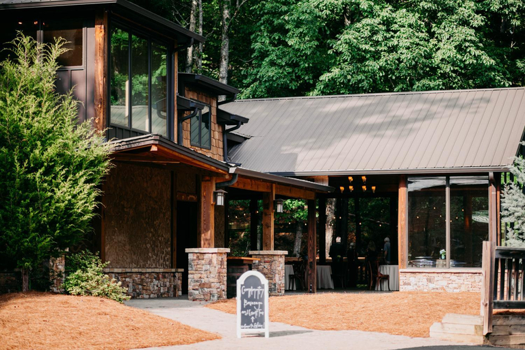 Exterior & Views 1, Sylvan Valley Lodge & Cellars, White