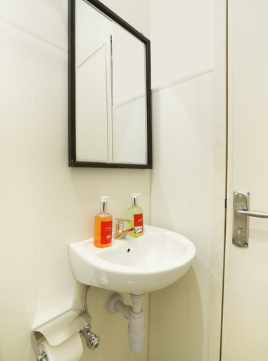 Bathroom 3, OYO Flagship 3688 Pot Art, Surabaya