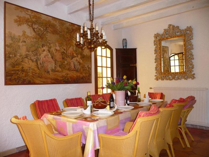 Food & Drinks 5, Villa with pool in Provence -Villa Romantique sleeps up to 124 in optional gite, Gard