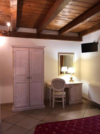Others 4, Hotel La Tortiola, Ferrara